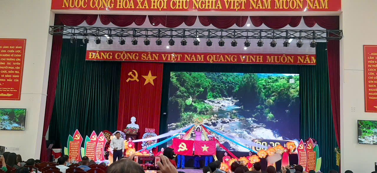 Màn Chào hỏi Đội thi xã Đắk Phơi